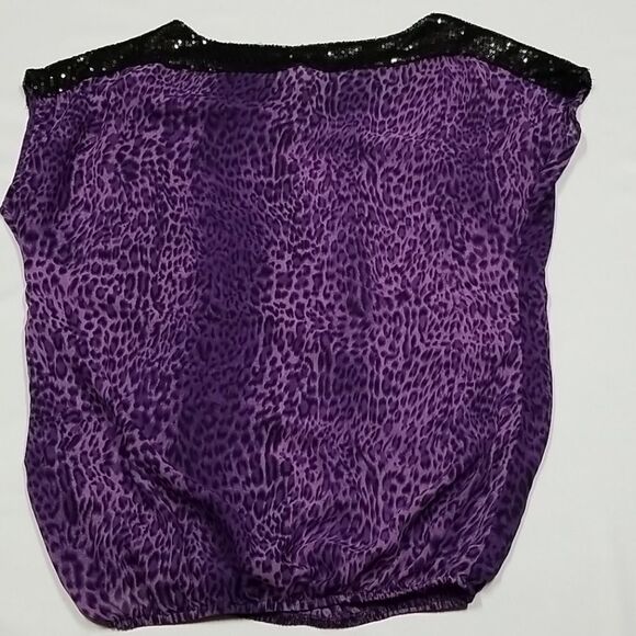 🎁5/$25 Charlotte Russe Blouse Women's Small Purple Leopard Print Black Trim - Picture 3 of 7